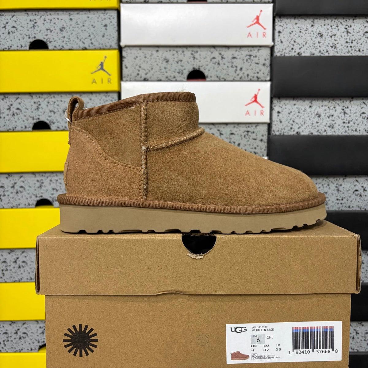 UGG Classic Ultra Mini Boot – Suede Ankle Boot with Shearling Lining, Herringbone Collar & Tonal Lug Sole in Chestnut